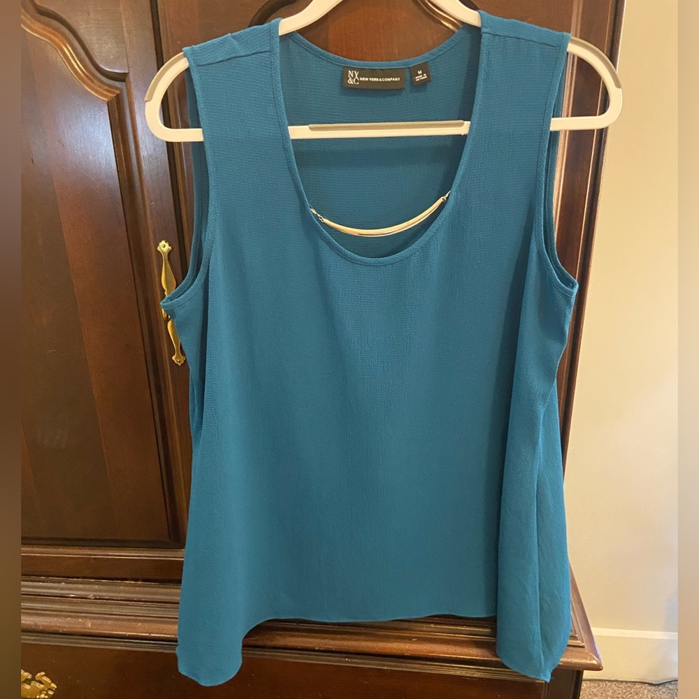 New York and Company Flowy Tank NWOT